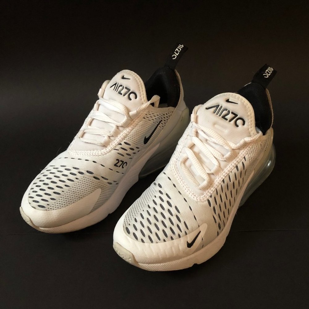 Nike Women's Air Max 270, size 5